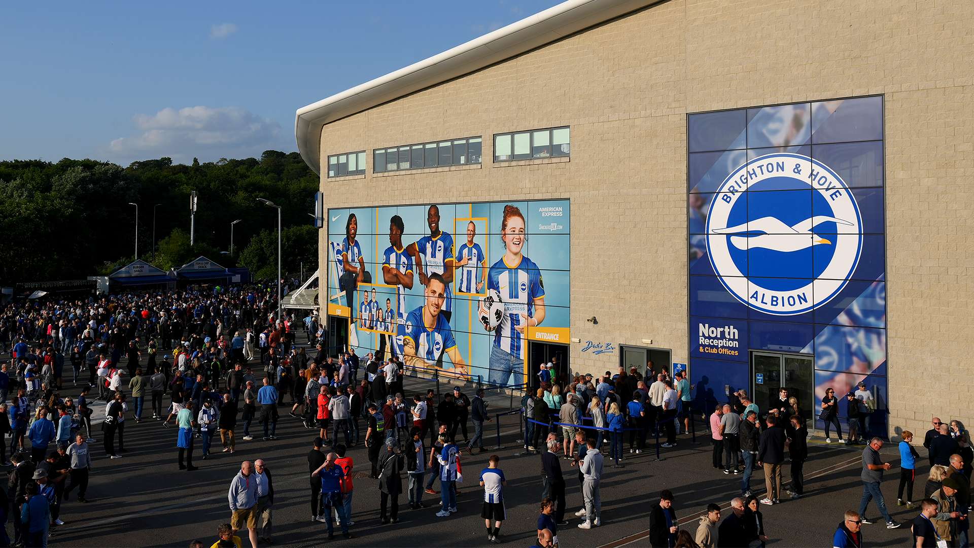 己年少时追 己年少时追